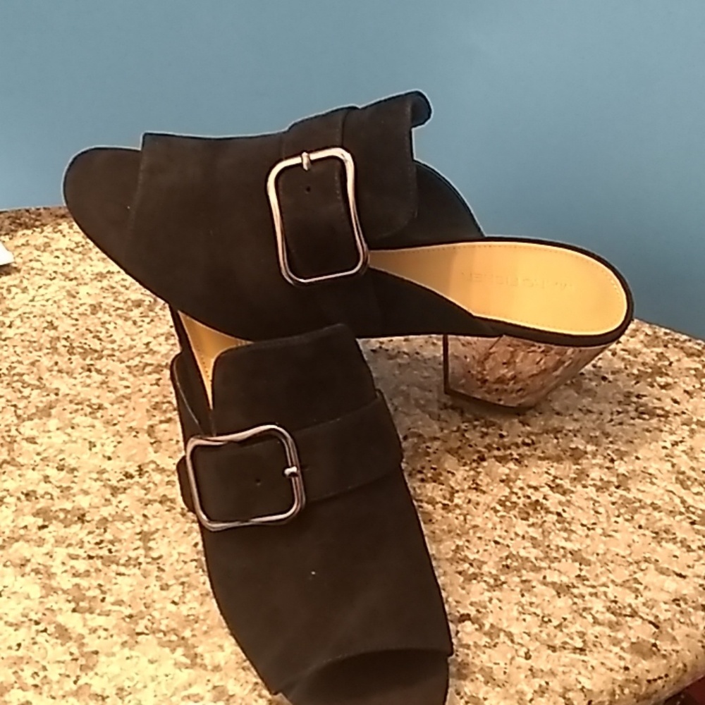 💋Marc Fisher suede slide in sandals
